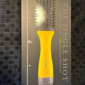 Drybar round dryer brush